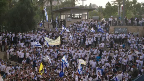 Israelis celebrate Jerusalem Day at Damascus Gate