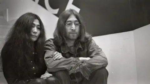 Alamy Yoko Ono and John Lennon in Cambridge, March 1969