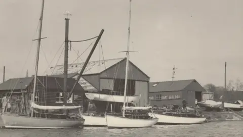 Sue Cox Boatyard circa 1939