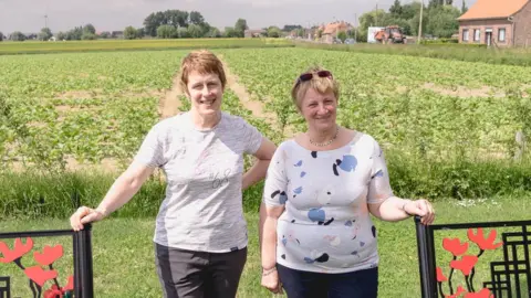 Bev Goodwin Bev Goodwin and Margaret Draycott