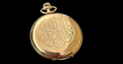 Henry Aldridge & Sons  Gold pocket watch