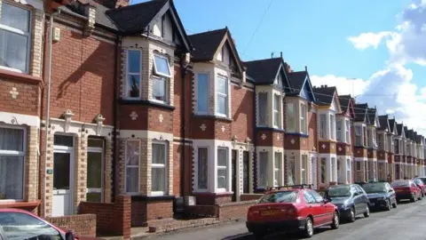  Derek Harper / Geograph Houses in Exeter