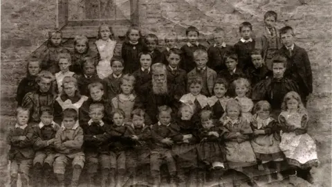 Amgueddfa Cymru - National Museum Wales Old school picture from Ysgol Maestir c.1892 to 1894