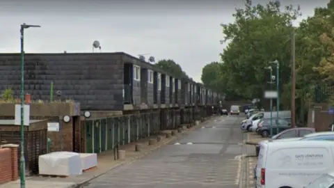 Google Ramillies Close, Lambeth, a