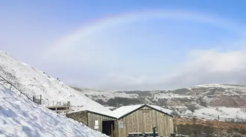 TheBlueJohnChap A snow rainbow in Castleton in Derbyshire