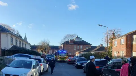 Leicestershire Fire and Rescue Fire engine unable to get through