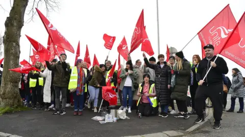 Pacemaker Unite the union members striking
