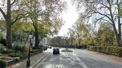 Google Road passing next to Regent's Park