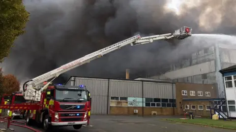 Beds Fire and Rescue Fire at Twinwoods Business Centre