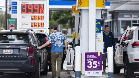 EPA US gas station shows rising prices