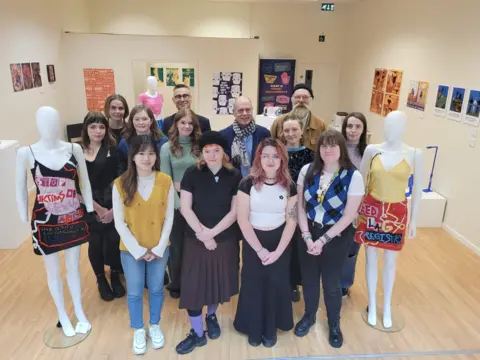 Cambridgeshire Constabulary Students with lecturers and Det Supt Tim Nasta.