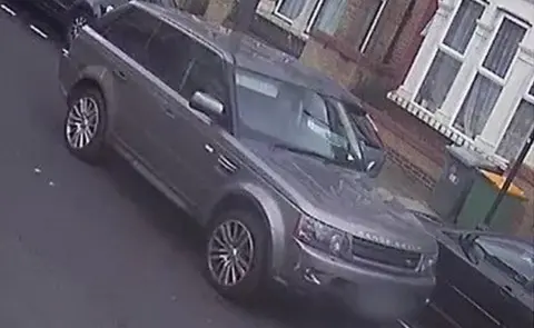 Met Police CCTV of Range Rover