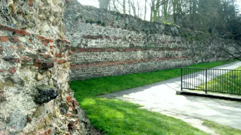 Colchester Archaeological Trust Colchester's Roman wall