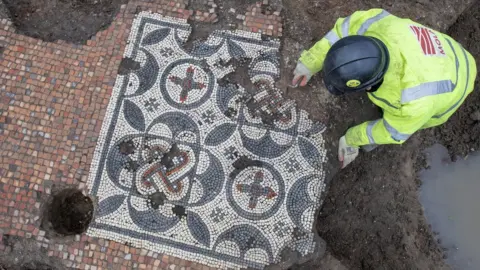 MOLA/Andy Chopping Smaller mosaic panel found during the excavations