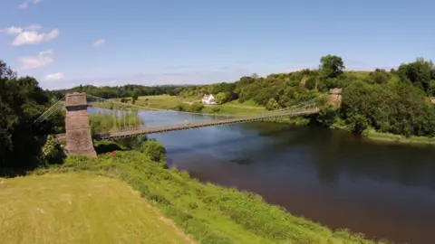 Coronavirus Can Scotland close the border with England