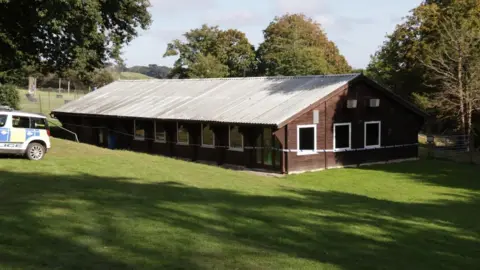 Swimming pool building