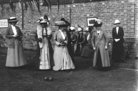 picturethepast.org.uk Ladies at the Bowling Club, New Beetwell Street, Chesterfield, c 1900