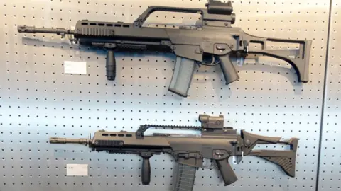 AFP H&K G36 assault rifles, 2015 pic