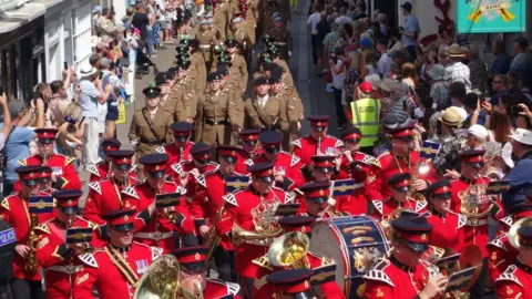 BBC Hundreds of service personnel, veterans and cadets joined a parade in Falmouth on Armed Forces Day on 24 June 2023