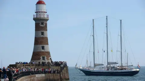 NNP Tall Ship leaving Sunderland