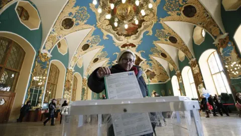 Reuters Voting in Kazansky railway terminal in Moscow, Russia, on 18 March 2018