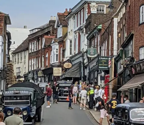 Miriam McAlinden Hemel Old Town filming