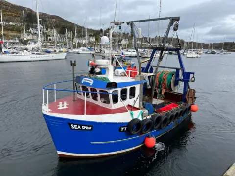 Scottish firm fined £20,000 for illegally fishing for King Scallops without  a license in Isle of Man