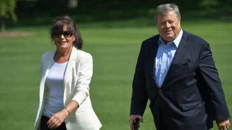 Amalija and Viktor Knavs on the White House South Lawn