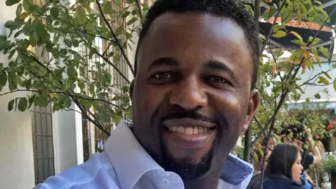 Social Media Emmanuel Scotts