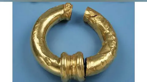 Norfolk Museums and Archaeology Service Snettisham gold torc