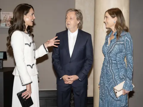 National Portrait Gallery Kate Middleton meets with Paul McCartney and his wife Nancy