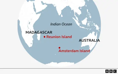 Map of the Indian Ocean. Reunion and Amsterdam islands are marked. Amsterdam Island is almost at the midpoint between Australia, Madagascar and Antarctica.