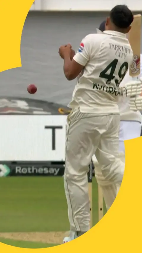 Khurram Shahzad dropping a catch 