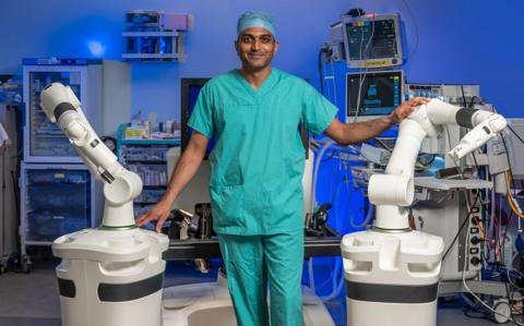 Surgeon with robots