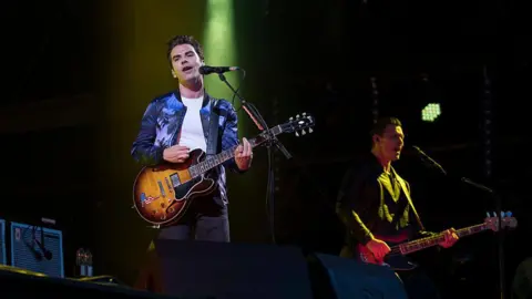 Getty Images NEWPORT, ISLE OF WIGHT - JUNE 10: Kelly Jones of Stereophonics performs on stage at Isle Of Wight Festival 2016 at Seaclose Park on June 9, 2016 in Newport, Isle of Wight. 