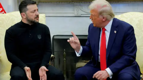 US President Donald Trump points his finger at Ukrainian President Volodymyr Zelensky in the White House