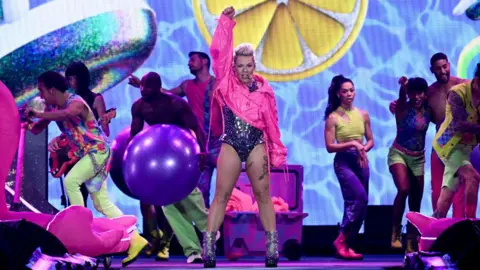 Getty Images Pink kicking her 2024 European tour off in Cardiff