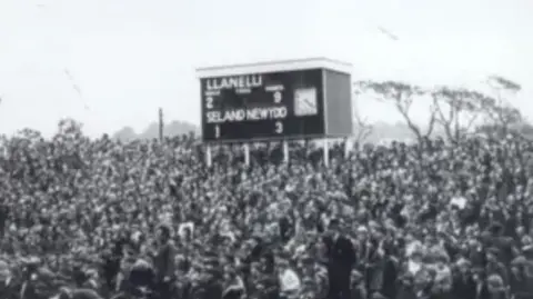Alun T Richards Final score board at Stradey Park