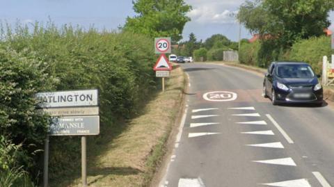Britwell Road towards Watlington