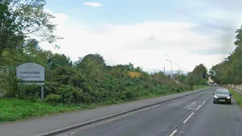 A general image showing the road into Longniddry in East Lothian.