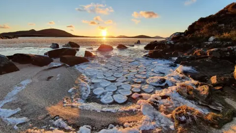 rhona skivs/BBC weather Watchers Ice pancakes