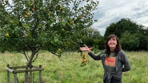 Alexis Cassin Alexis Cassin by the Gloucestershire Underleaf in Vell Mill Orchard