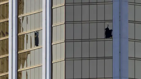 AFP Damaged window on 32nd floor of the Mandalay Hotel in Las Vegas on 2 October 2017