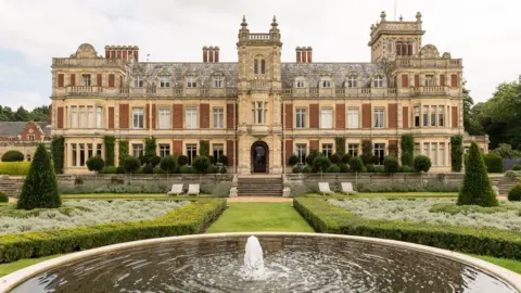 Geograph/Julian Dowse Somerleyton Hall