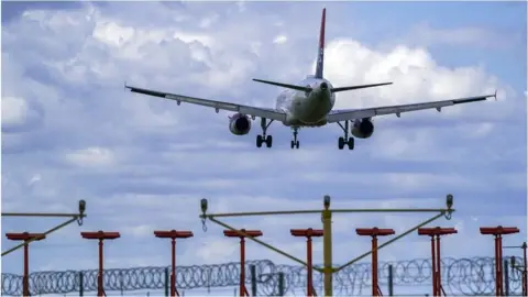 PA Media Plane landing at Heathrow