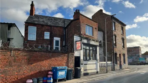 BBC The Whalebone pub, in Hull, will remain a traditional pub under new management, says the outgoing landlord