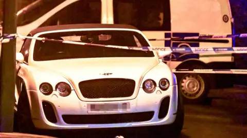 @SnapperSK The Bentley at the scene of the crash