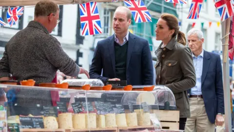 PA Royal couple sampling local cheese