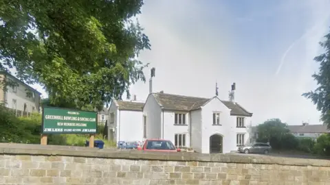 Google Streetview Greenhill Bowling and Social Club in Burnley