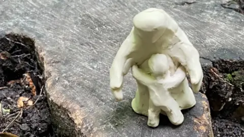 @malenkiy_piket/Instagram Plasticine protesters